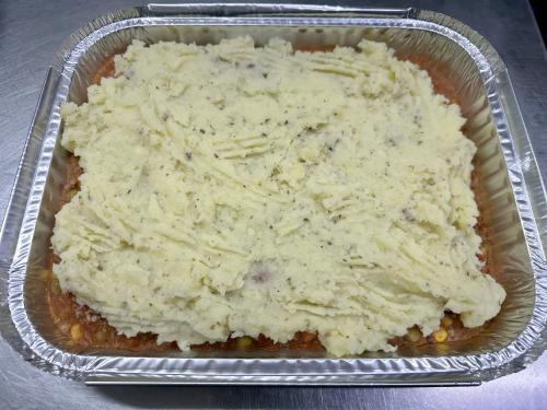 Family Beef Shepherds Pie with Mash Potatoes - 1.6kg